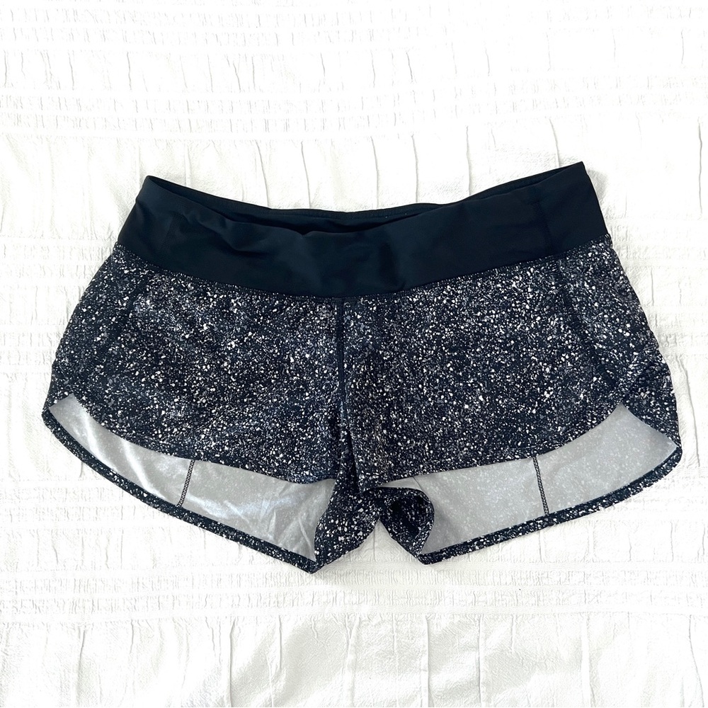 lululemon Size 8 Speed up short, 2.5” inseam